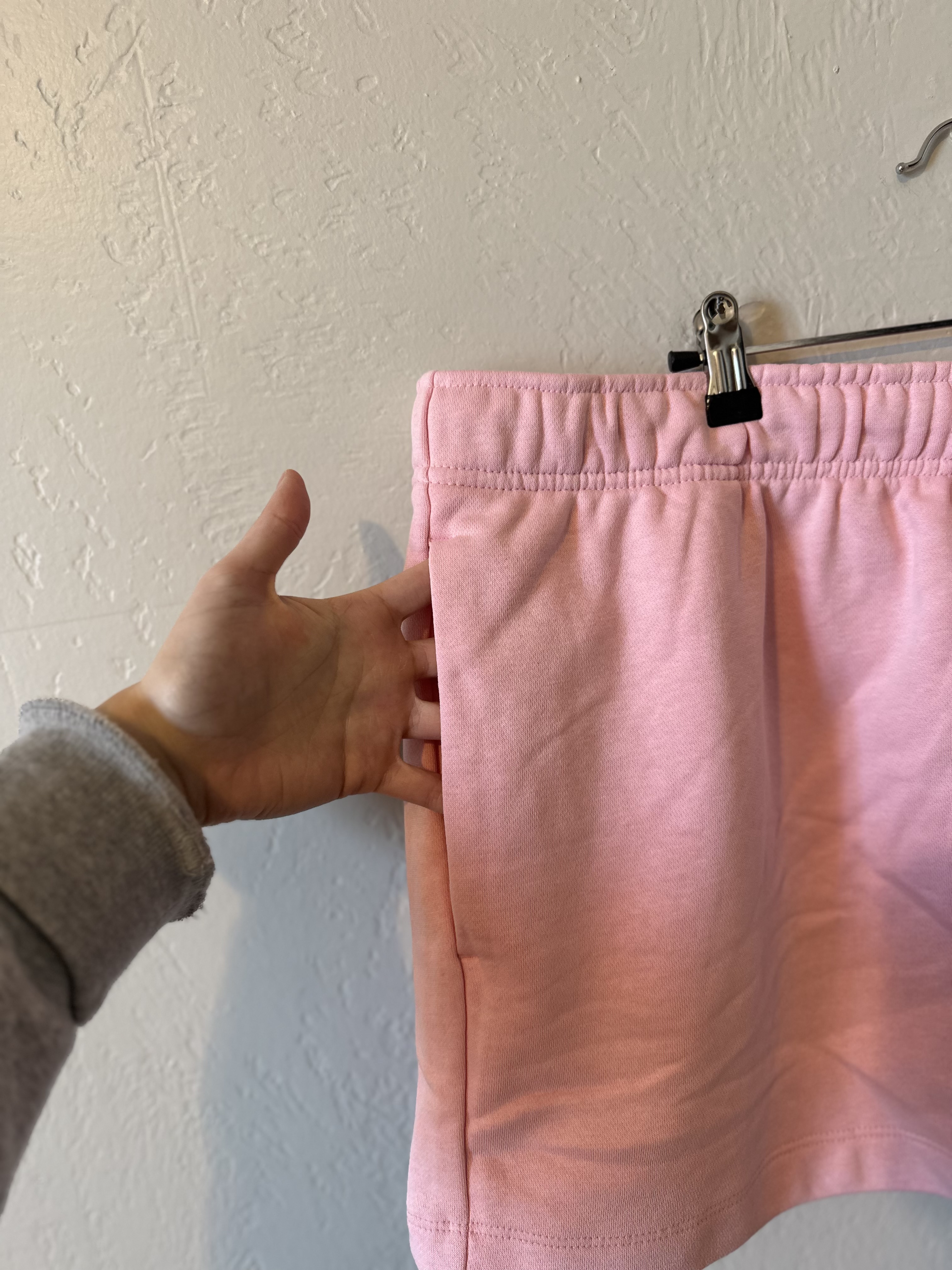 NWT Nike Club Fleece Standard Fit Mid Rise Shorts in Medium Soft Pink thumbnail 6