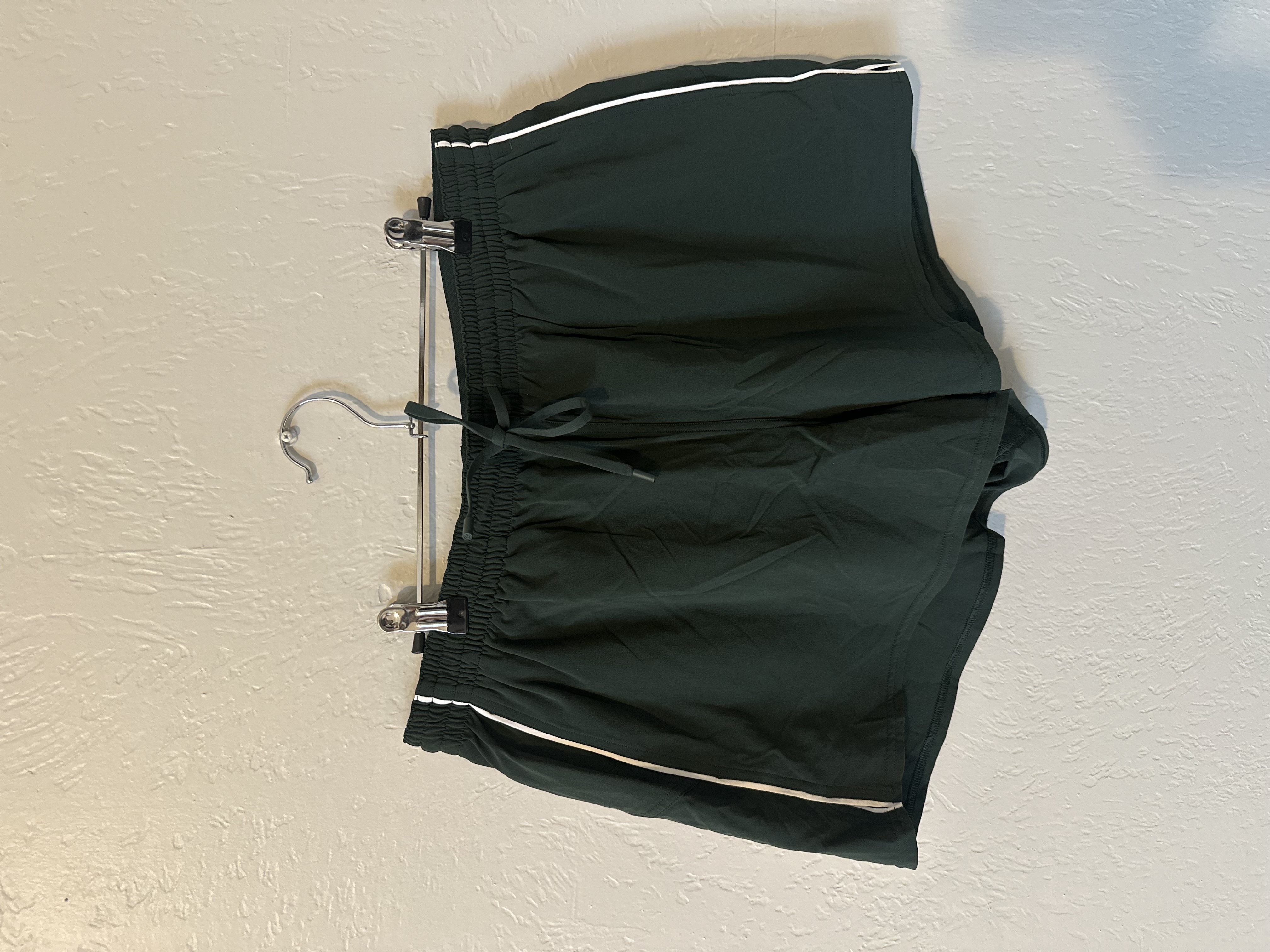 Lululemon Lightweight High-Rise 3” Relaxed Short in Legacy Green thumbnail 4
