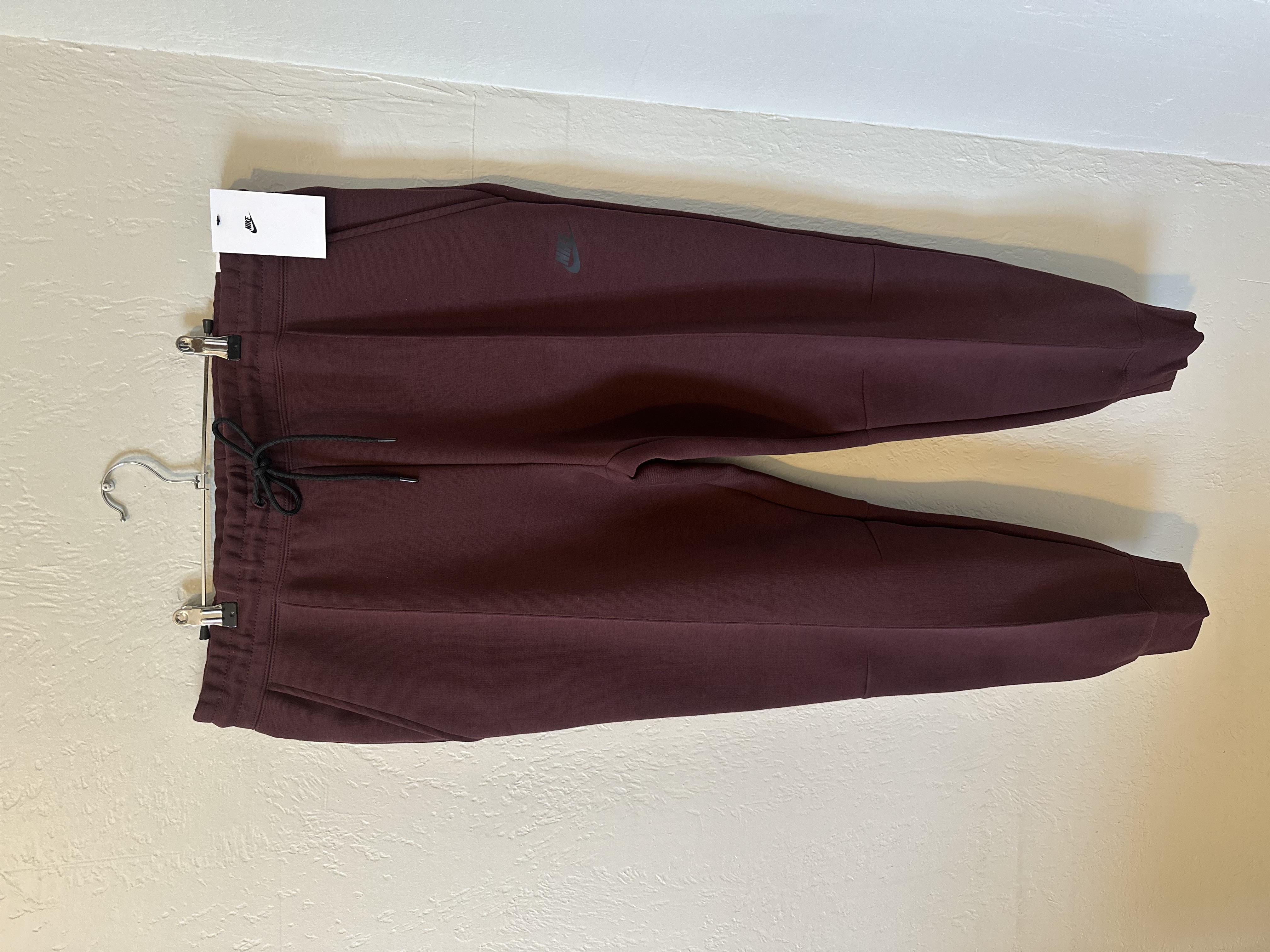 NWT Nike Standard Fit Mid Rise Full Length Jogger thumbnail 4