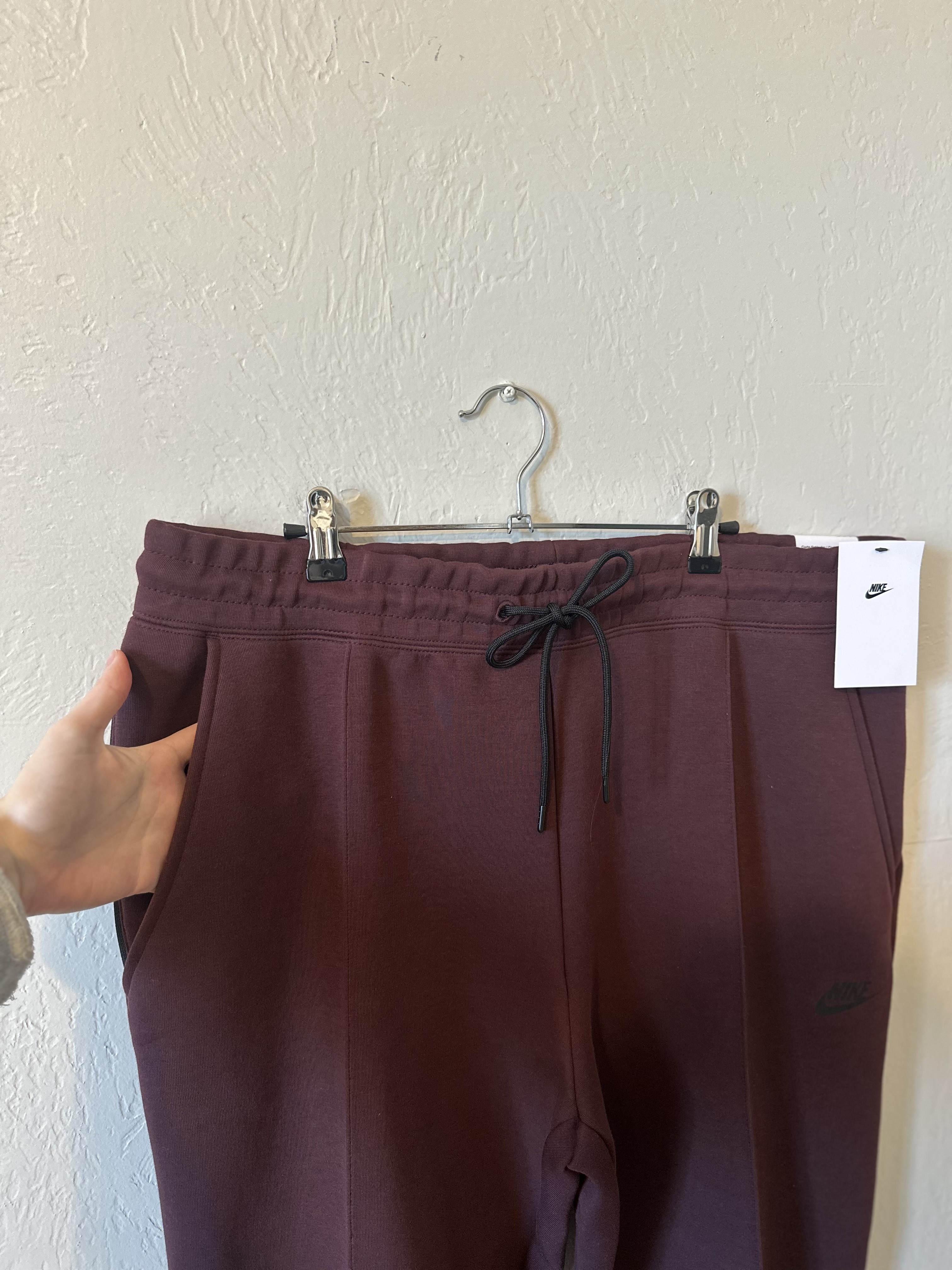 NWT Nike Standard Fit Mid Rise Full Length Jogger thumbnail 6