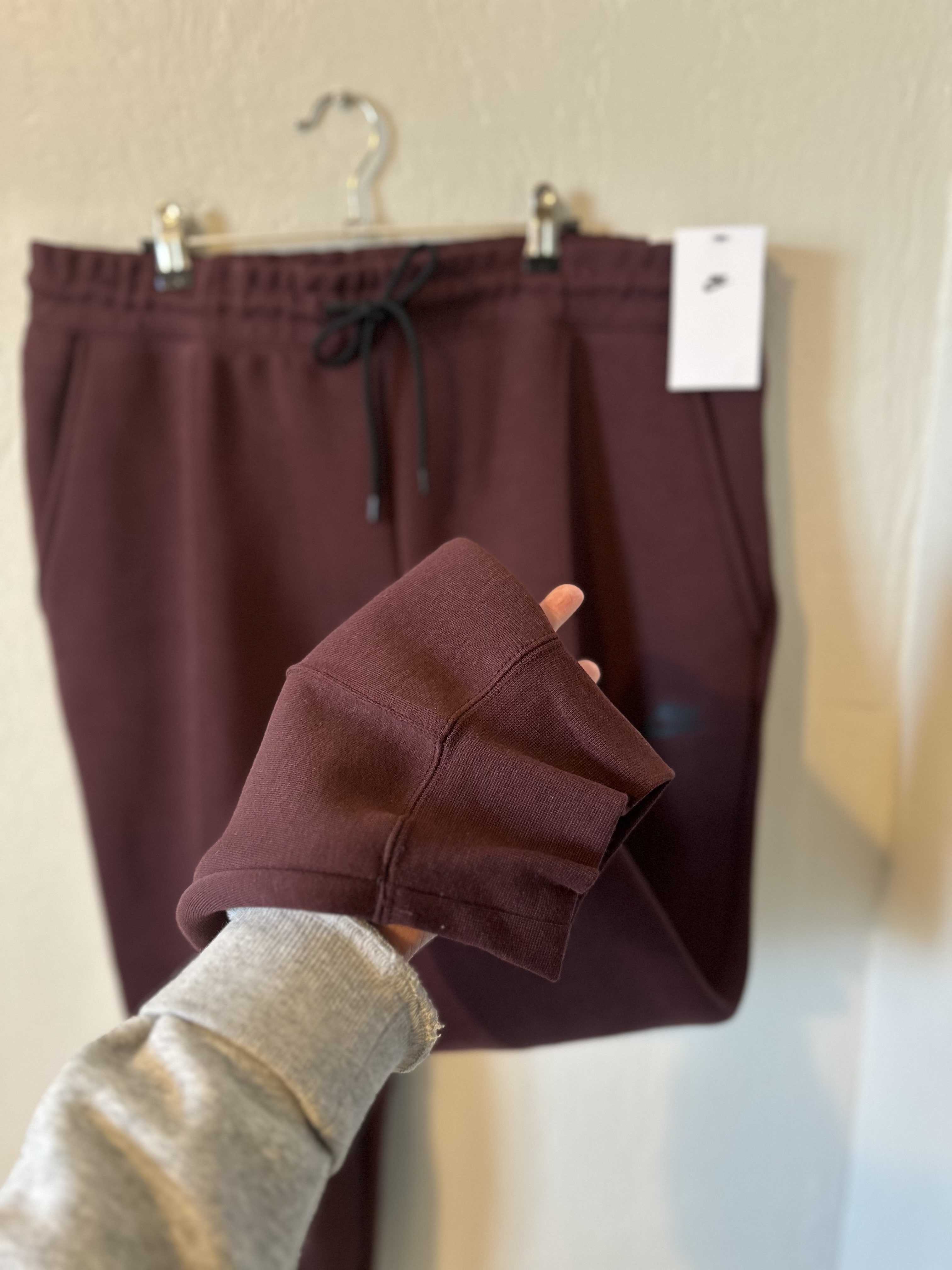 NWT Nike Standard Fit Mid Rise Full Length Jogger thumbnail 7