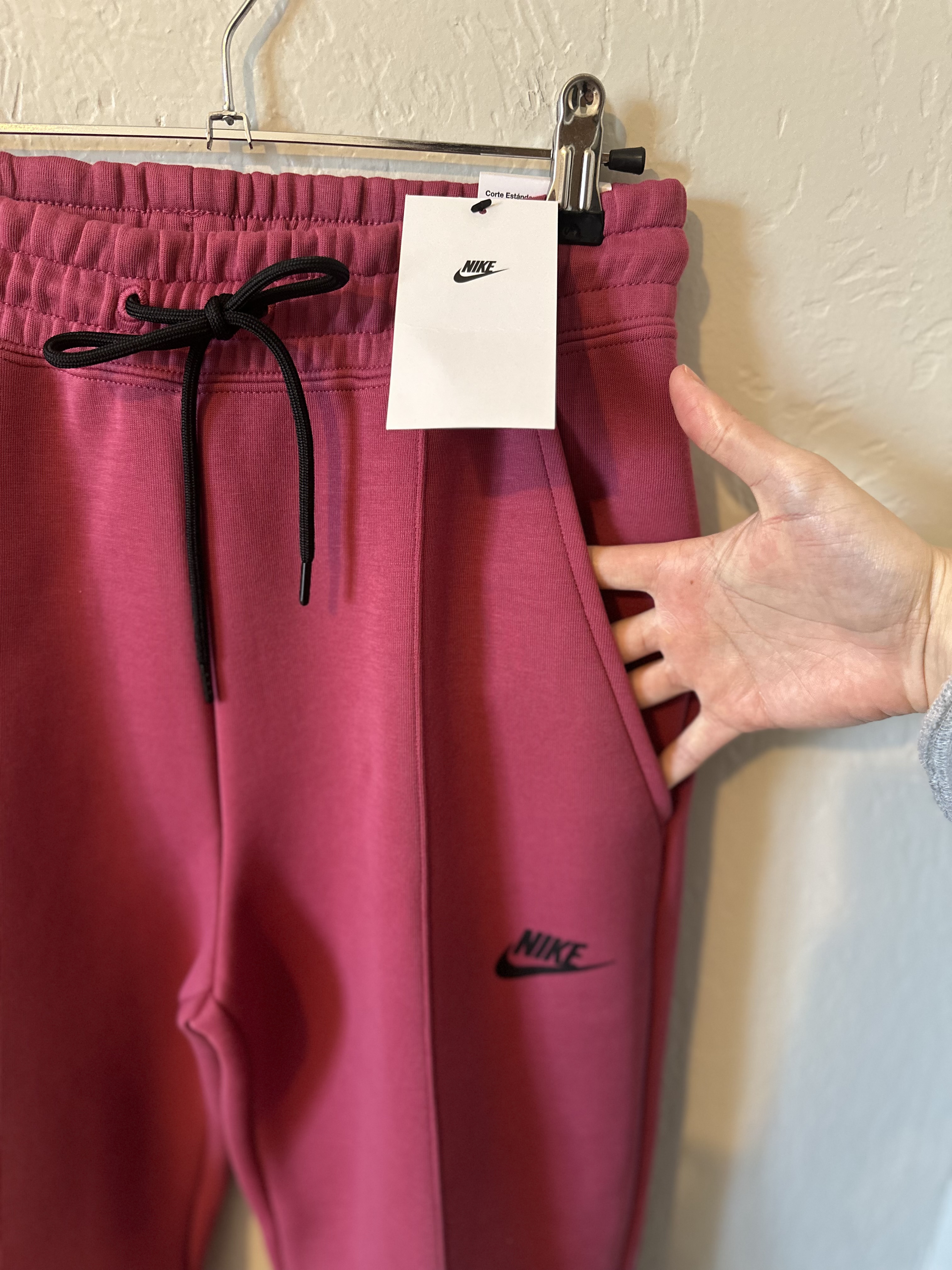 NWT Nike Standard Fit Mid Rise Full Length Jogger thumbnail 5