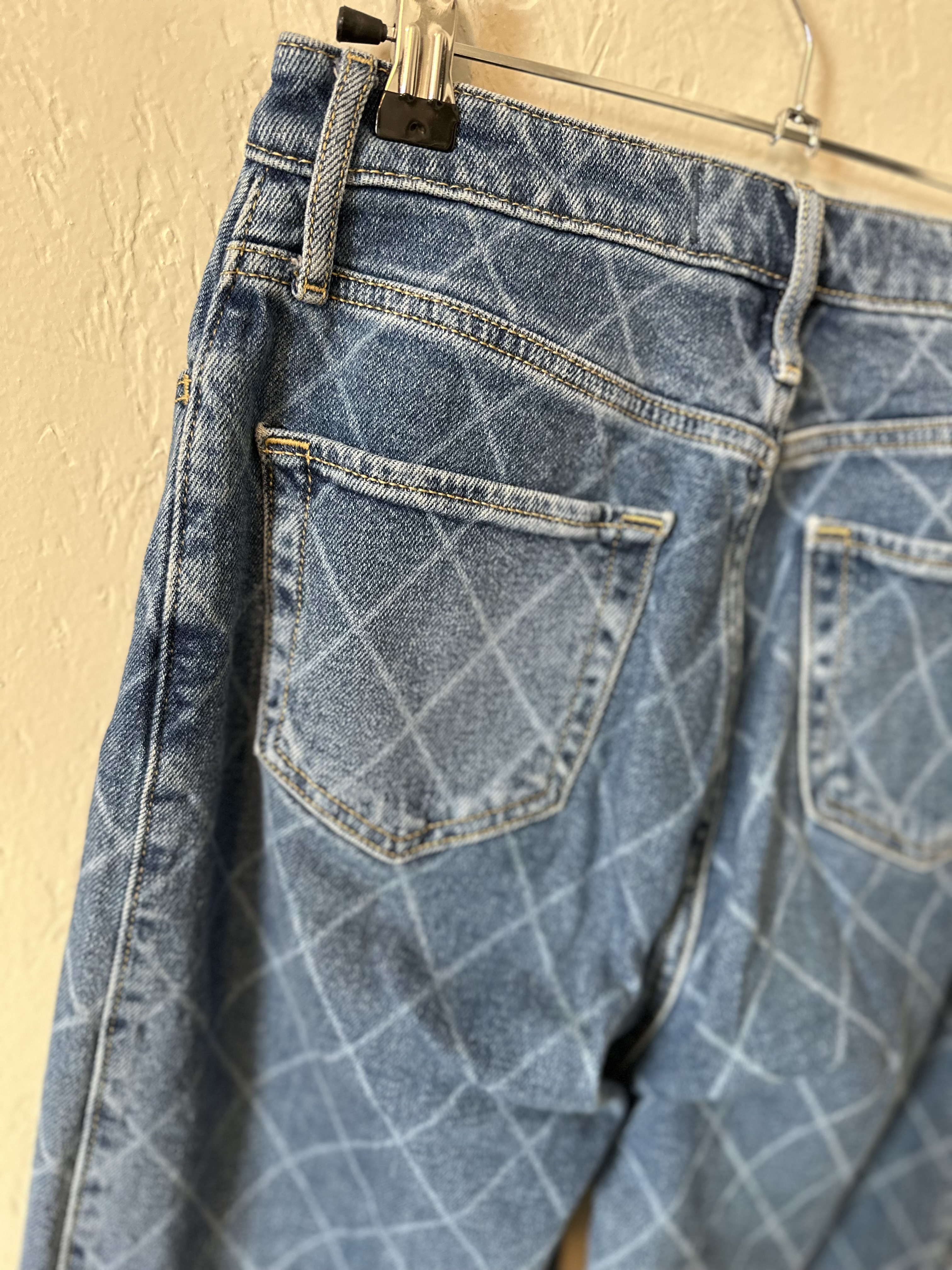 Hollister Ultra High Rise Patterned Dad Jeans thumbnail 3
