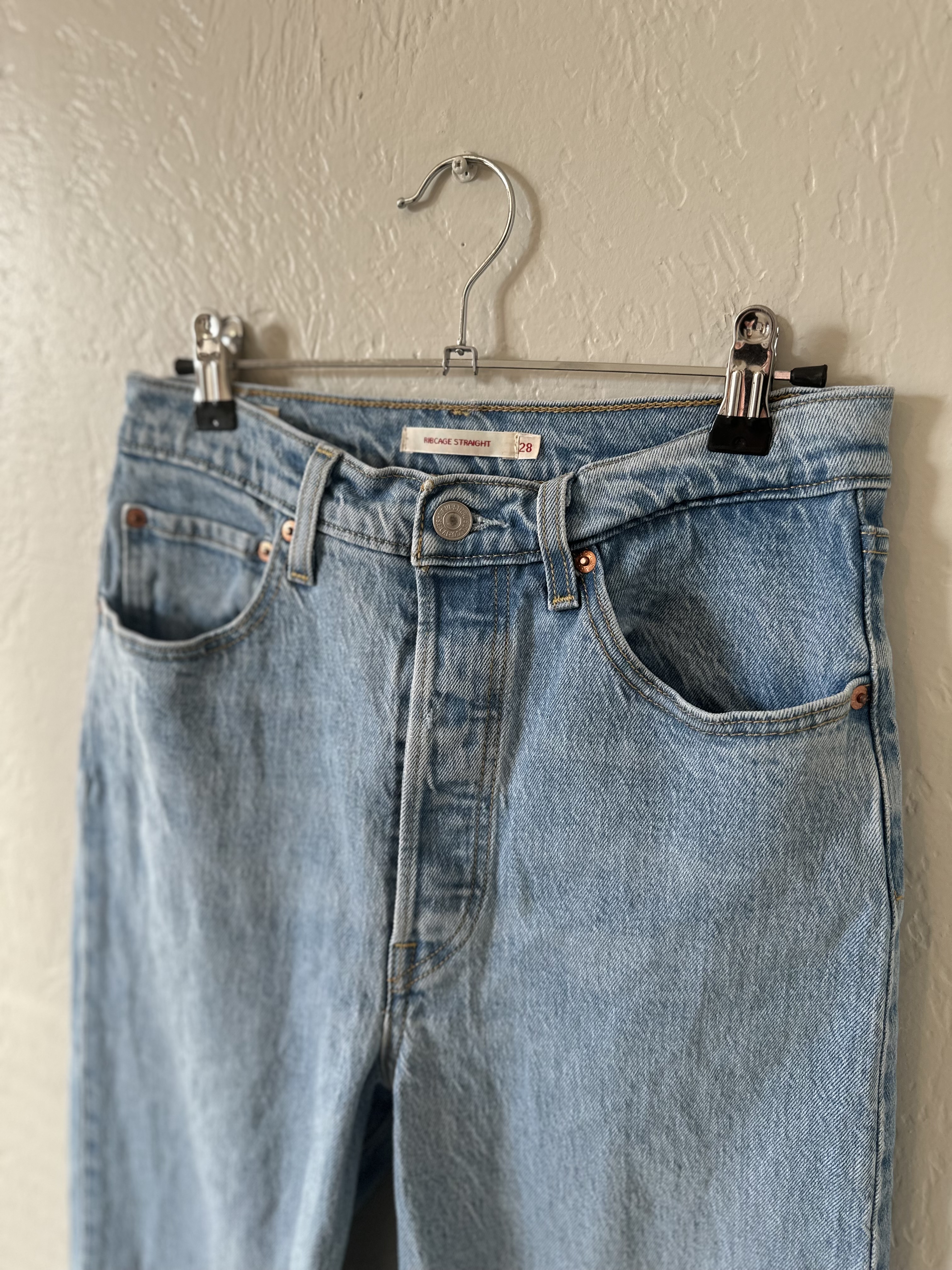 Levi’s Ribcage Straight High-Rise Jeans thumbnail 8