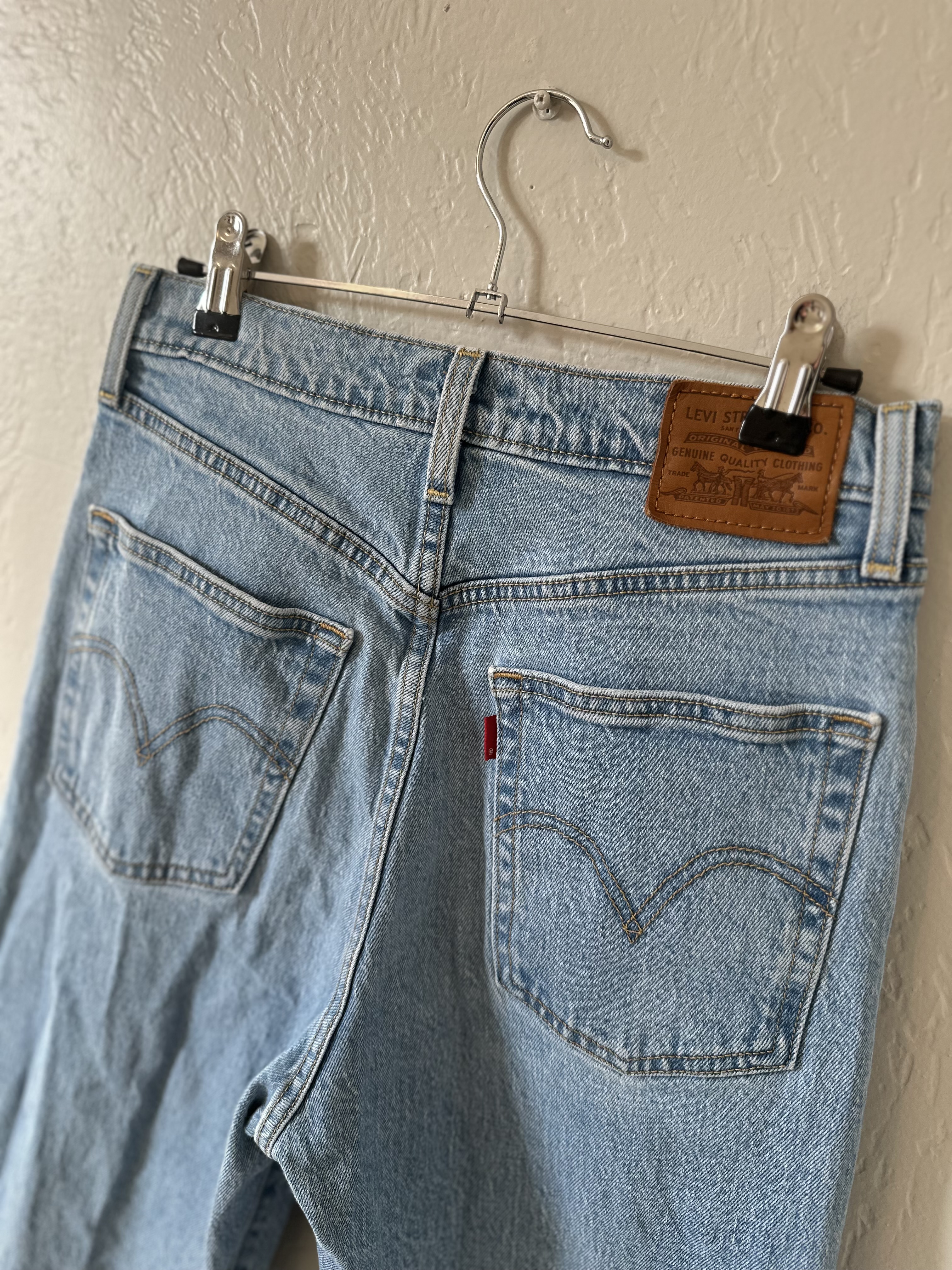 Levi’s Ribcage Straight High-Rise Jeans thumbnail 9