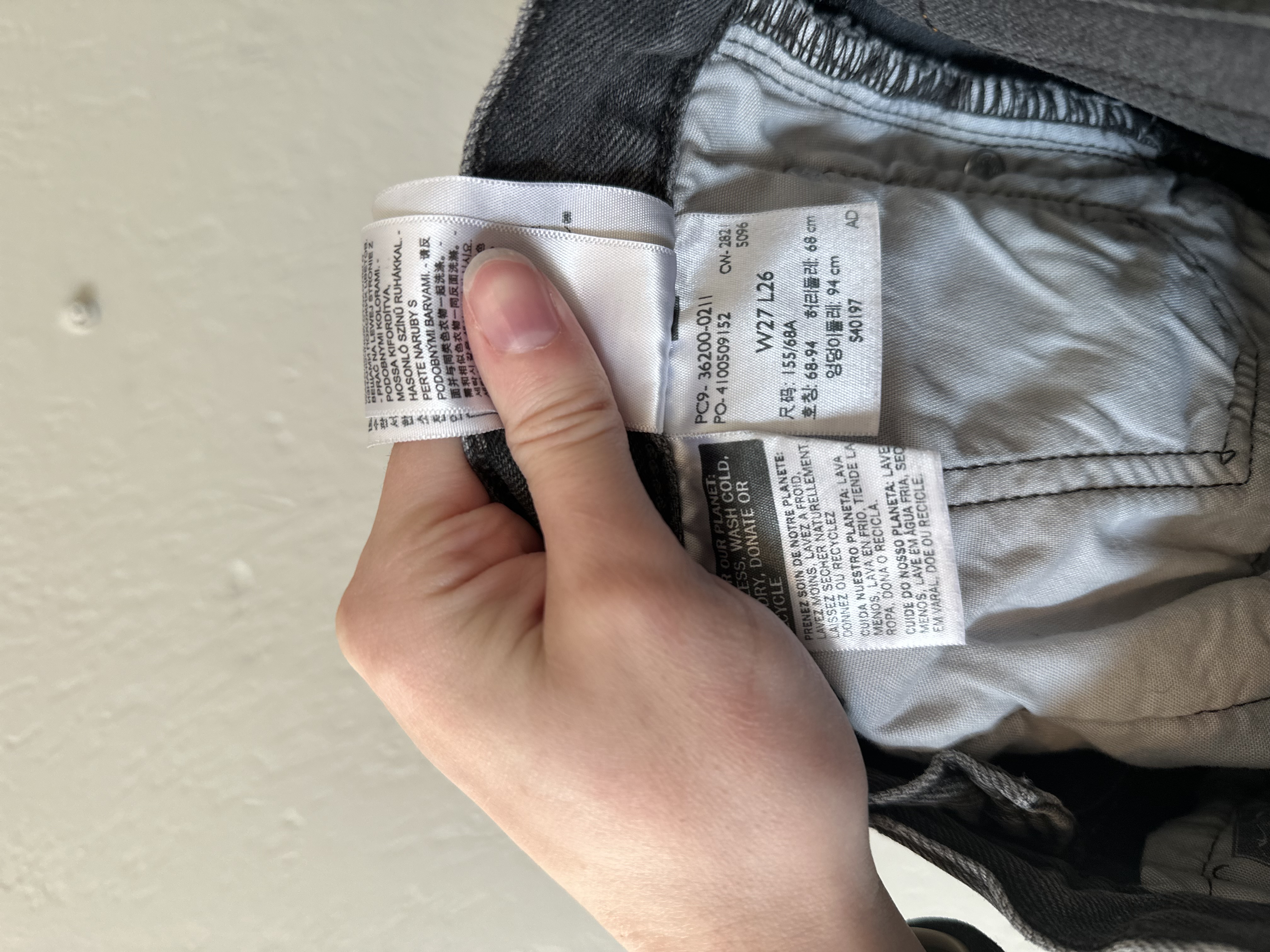 Levi’s 501 Straight Leg High-Rise Jeans thumbnail 11