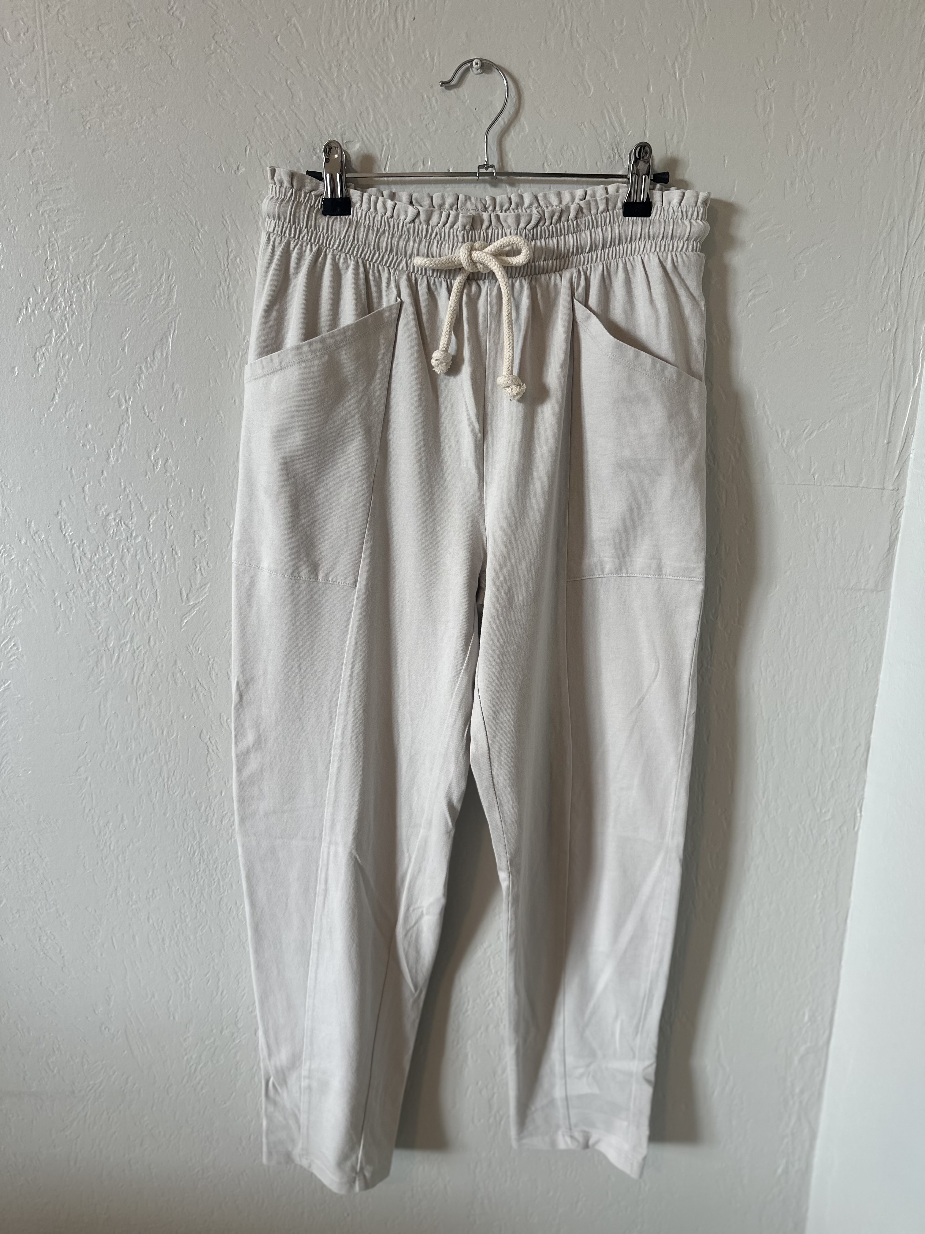 Universal Thread High-Rise Pull On Tapered Knit Pants thumbnail 3