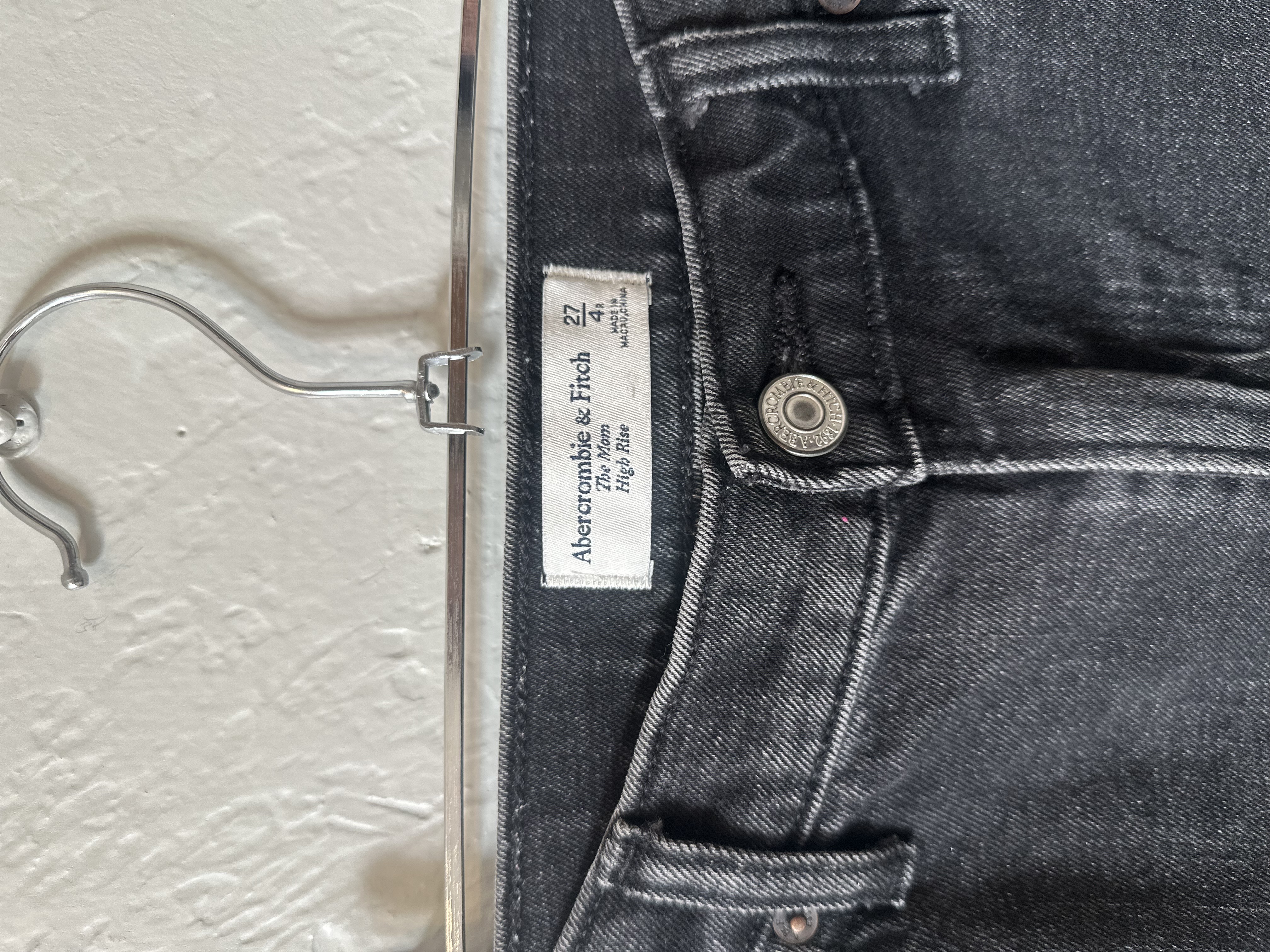 Abercrombie & Fitch "The Mom High Rise" thumbnail 2