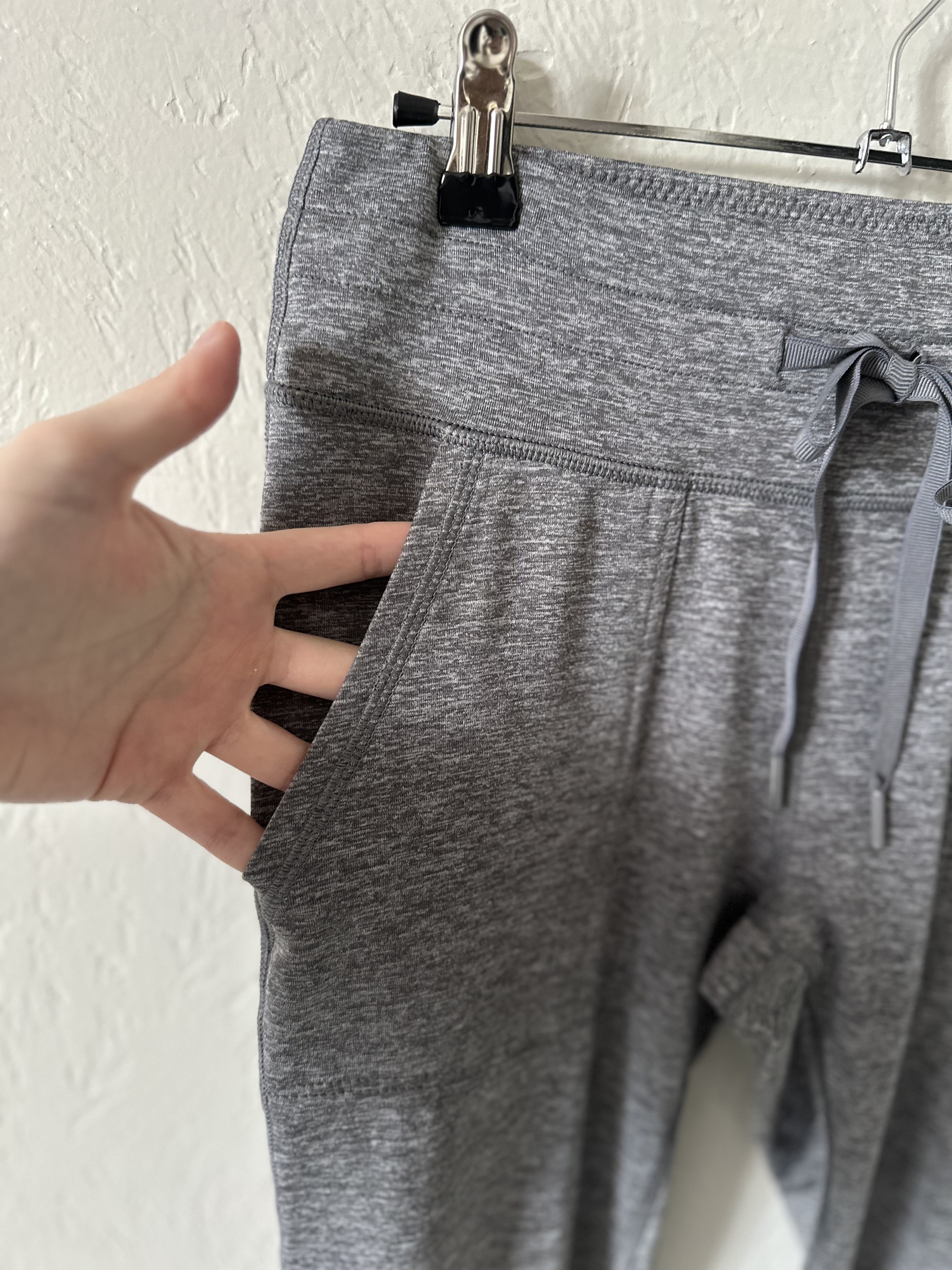 Aerie Offline "The Hugger OMW Jogger" thumbnail 6