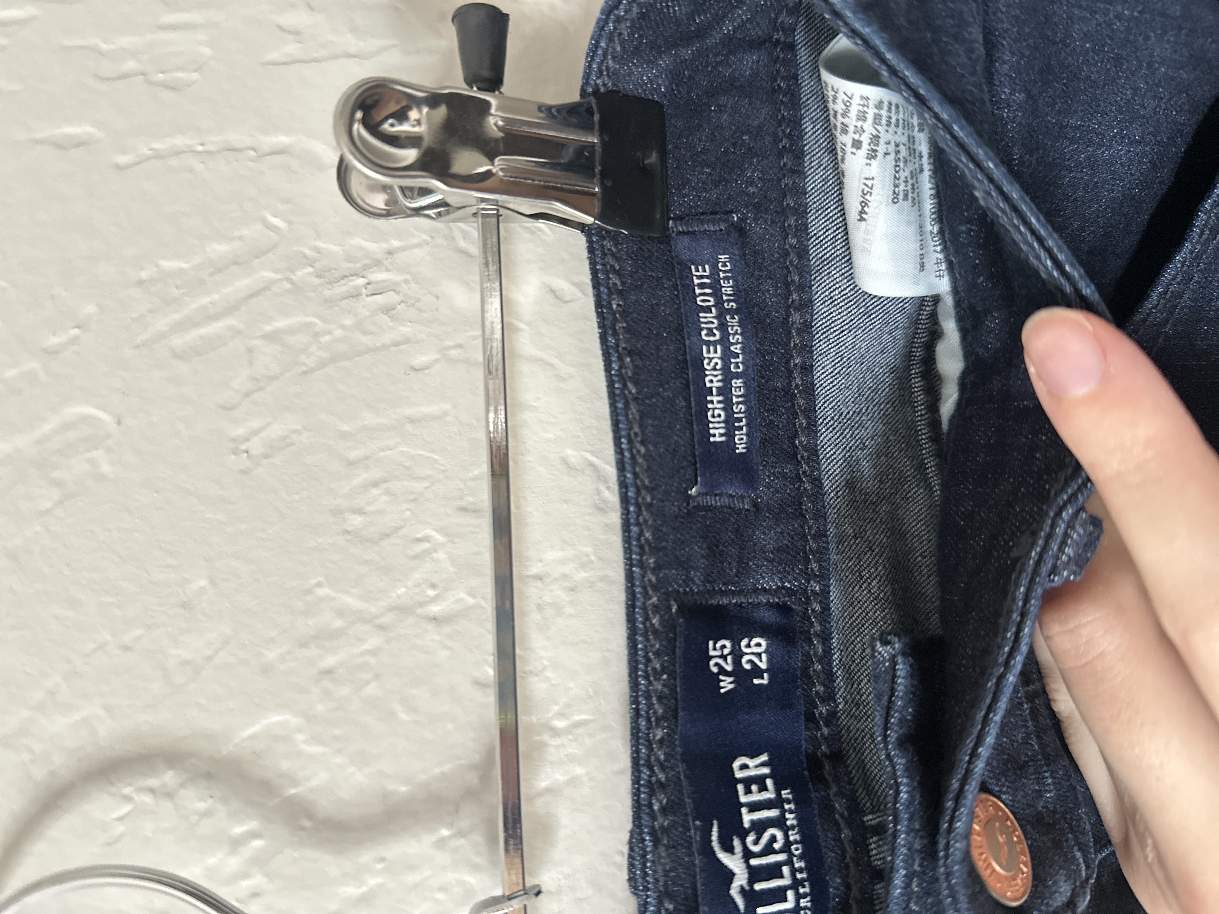 Hollister "High-Rise Culotte" Jeans thumbnail 4