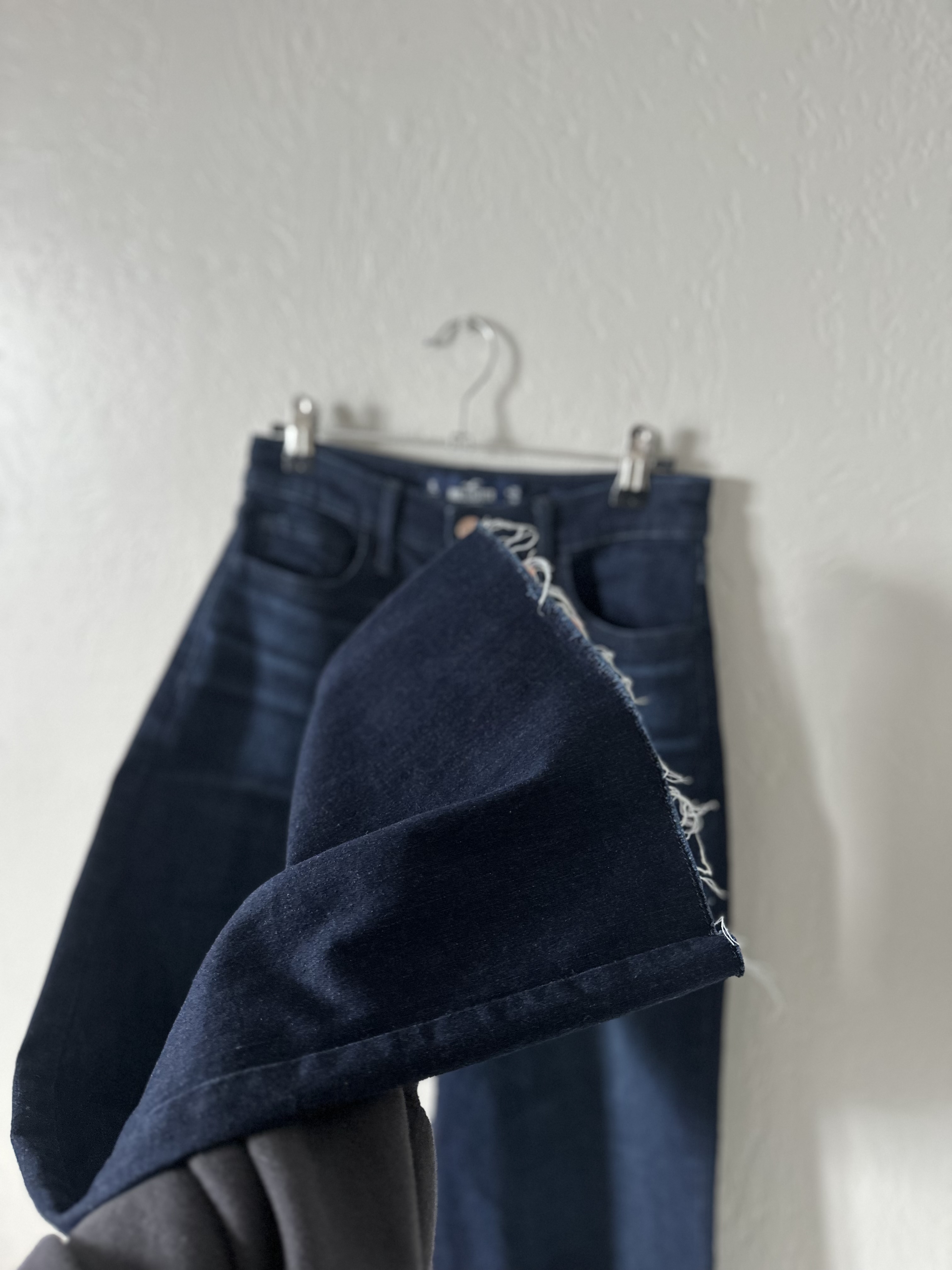 Hollister "High-Rise Culotte" Jeans thumbnail 5