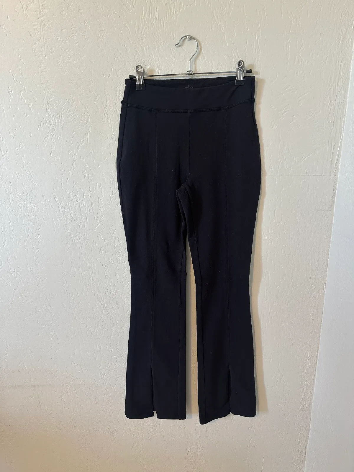 Alo Yoga Split Hem Flutter Leggings  thumbnail 3