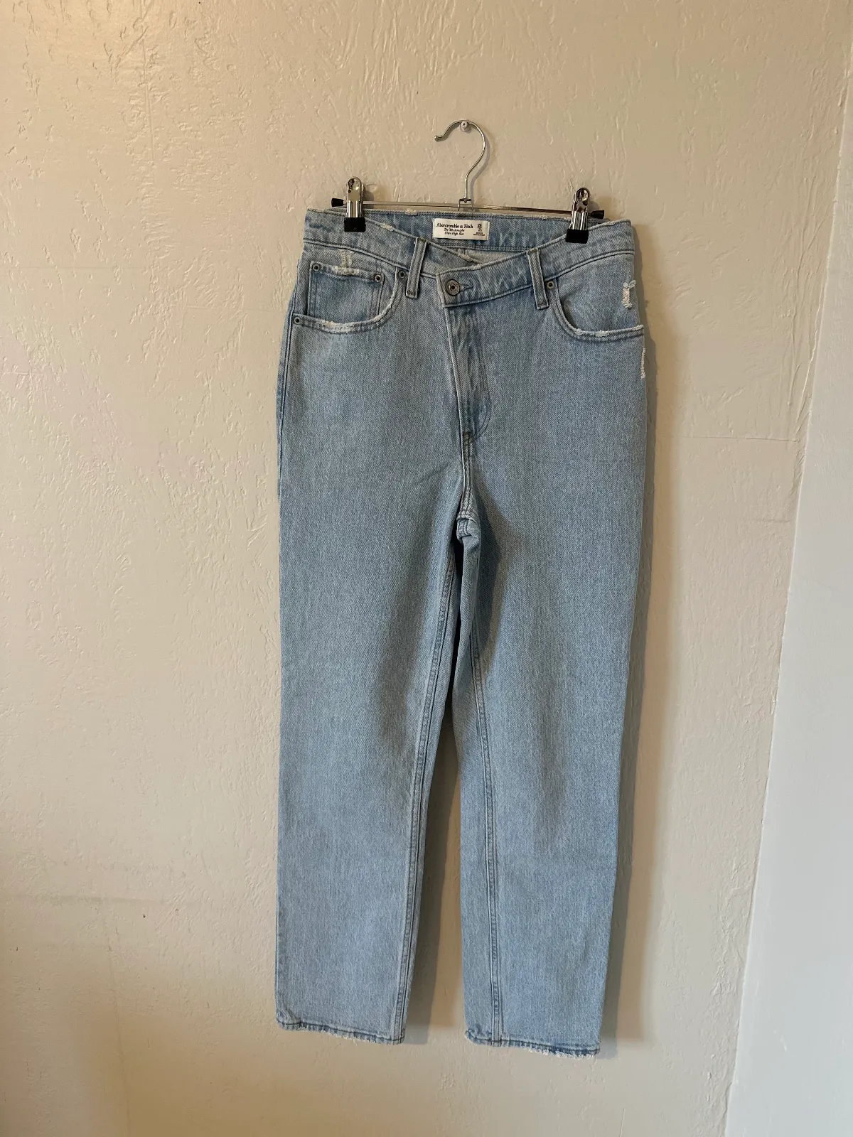 Abercrombie & Fitch "The 90s Straight Ultra High Rise" Jeans with Crossover Waist thumbnail 5
