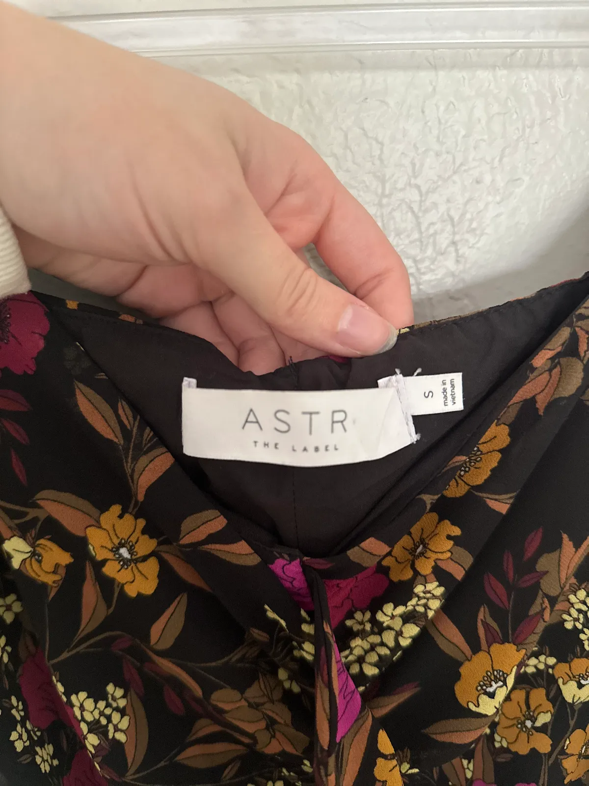ASTR The Label Black Floral Dress thumbnail 4