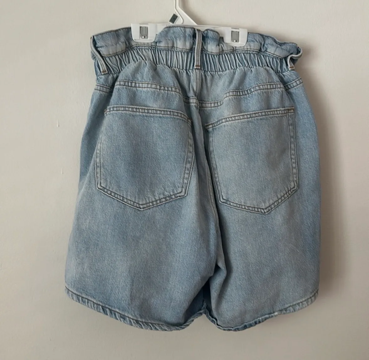 FRAME Denim High-Rise Shorts thumbnail 4