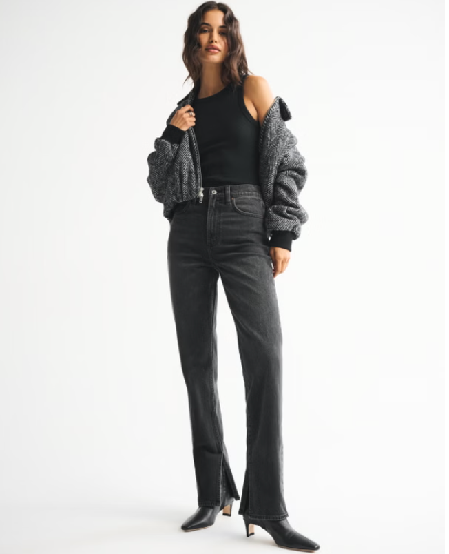 Abercrombie & Fitch “The 90s Straight Ultra High Rise” Jeans in Black WITH SLIT