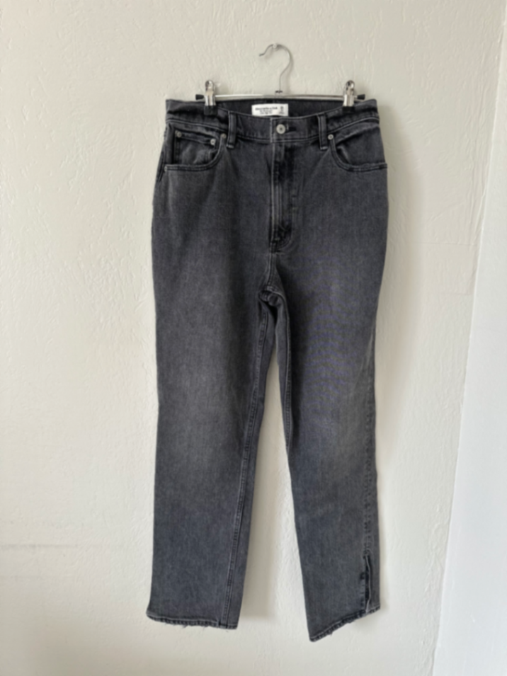 Abercrombie & Fitch “The 90s Straight Ultra High Rise” Jeans in Black WITH SLIT thumbnail 4