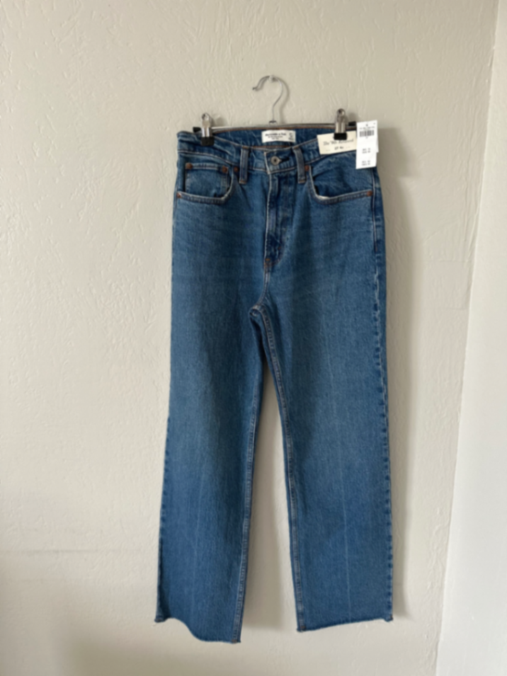 NWT Abercrombie & Fitch High Rise 90s Relaxed Jean thumbnail 3