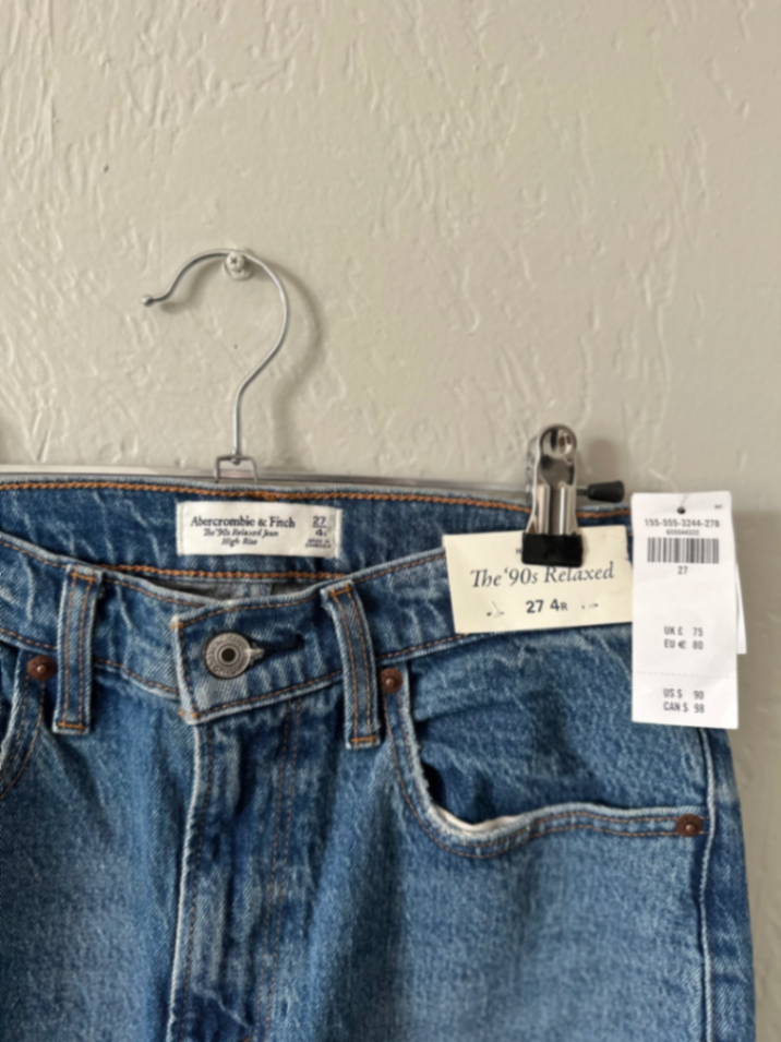 NWT Abercrombie & Fitch High Rise 90s Relaxed Jean thumbnail 4