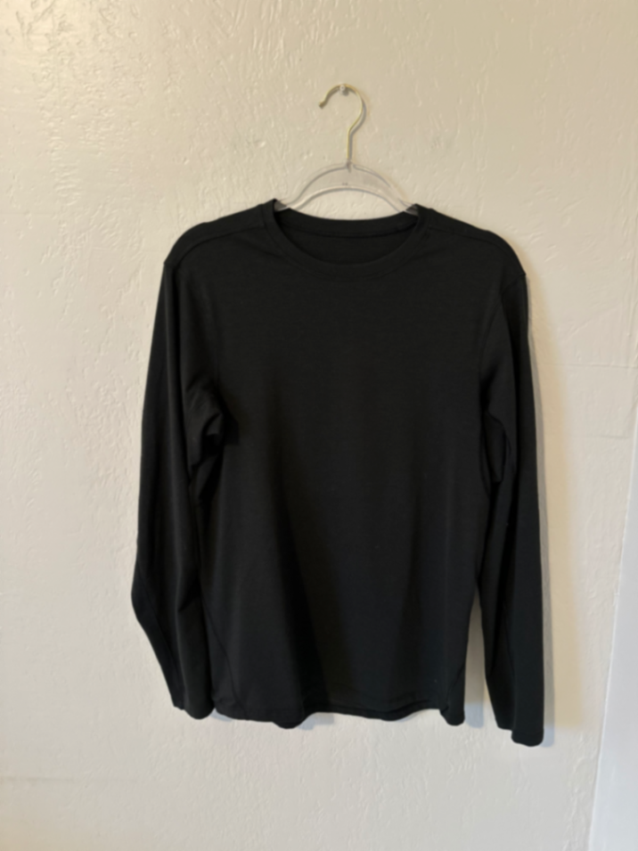Lululemon Running Long Sleeve in Black 