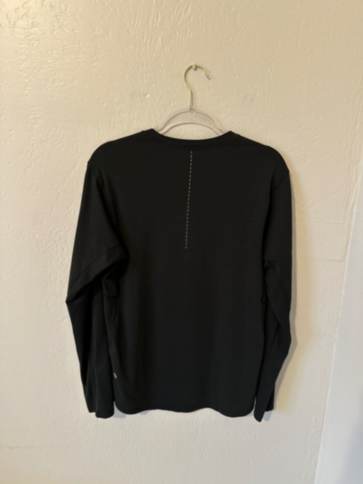 Lululemon Running Long Sleeve in Black  thumbnail 2